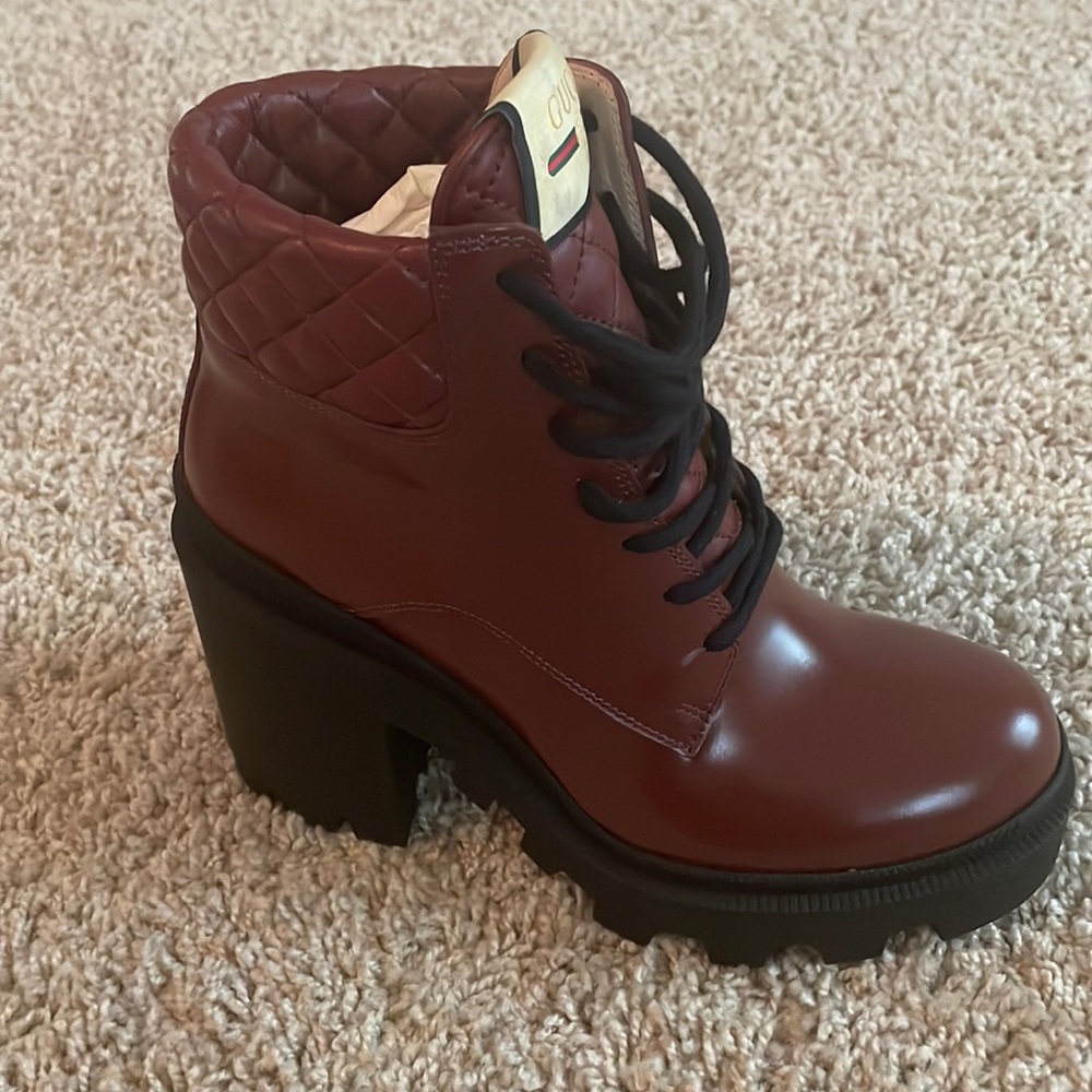 New never worn garnet Gucci lug boots 6.5